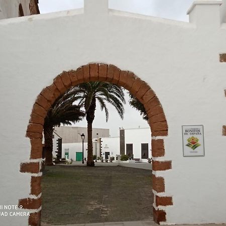 Precioso Apartamento Con Terraza En Teguise เตกีเซ ภายนอก รูปภาพ
