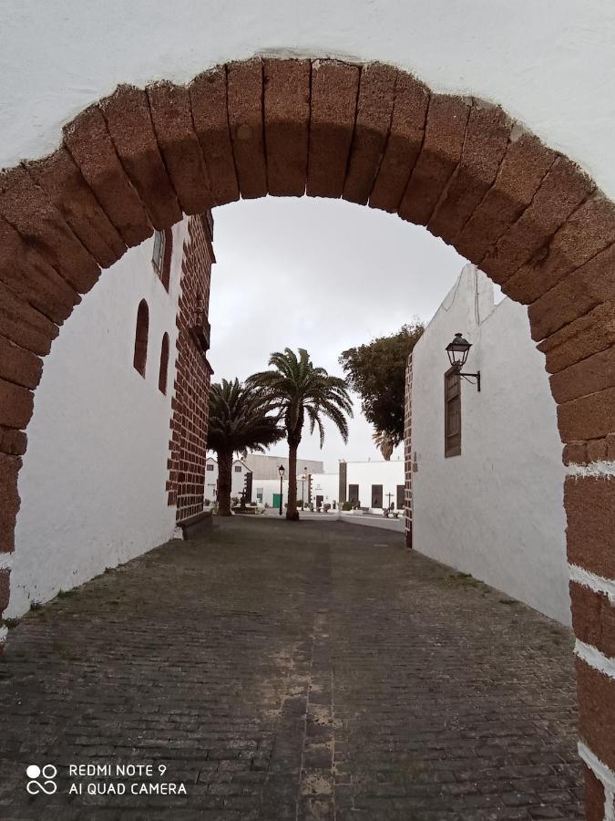 Precioso Apartamento Con Terraza En Teguise เตกีเซ ภายนอก รูปภาพ